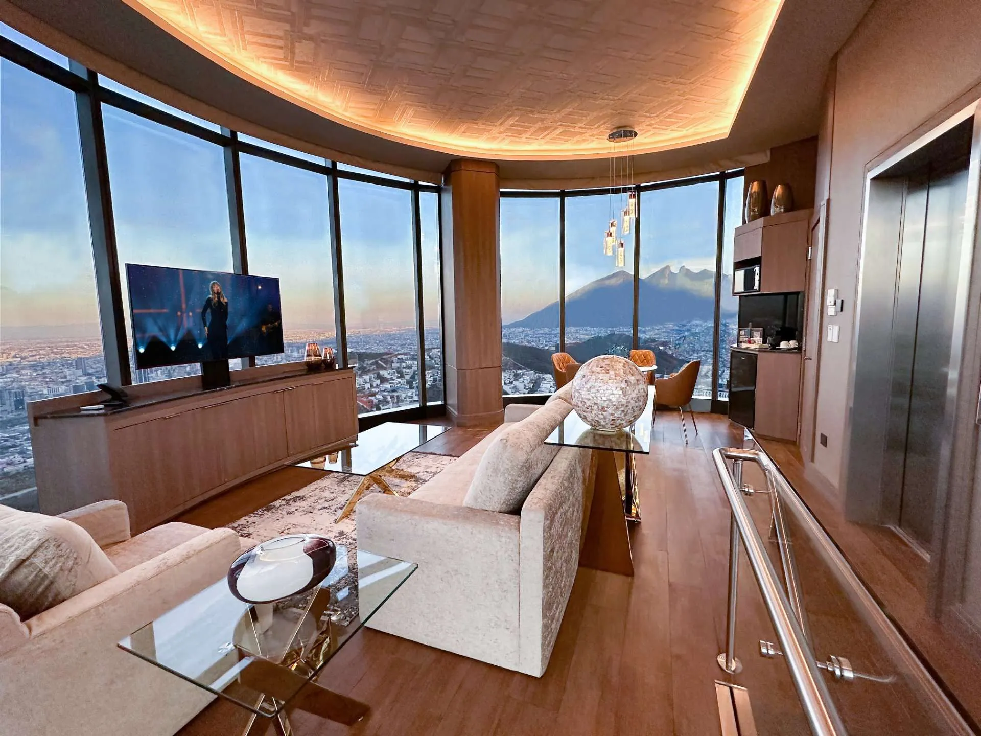 SAFI Royal Luxury Metropolitan - Exterior